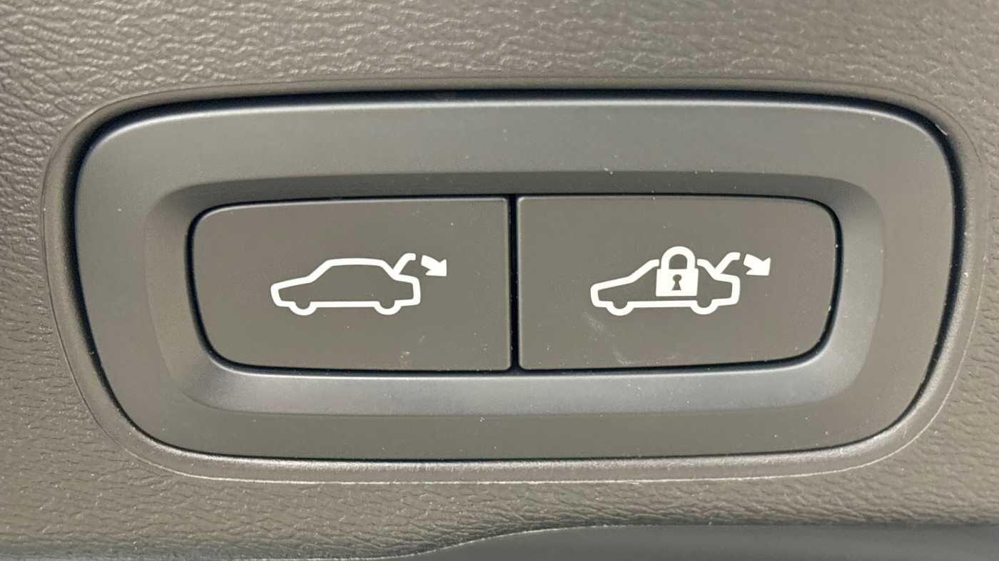 Used Volvo XC60 2023 for sale - 77672904: Photo 19