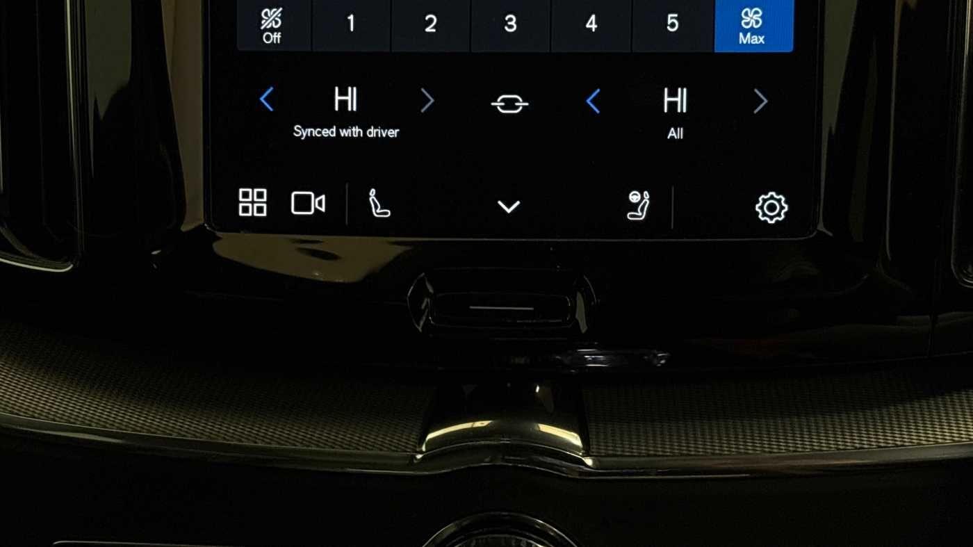 Used Volvo XC60 2023 for sale - 77672904: Photo 40