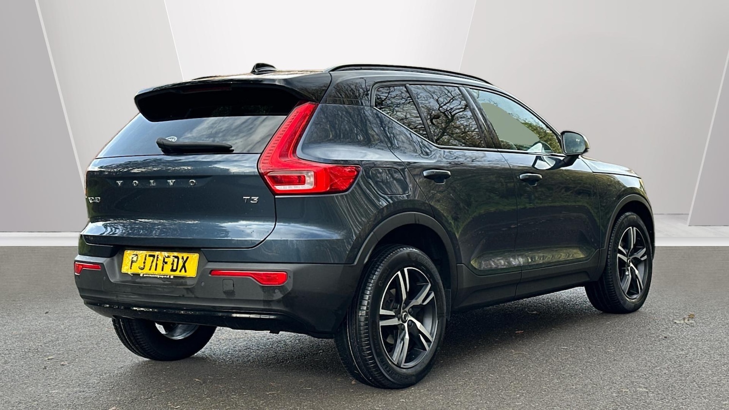 Used Volvo XC40 for sale - 77191457: Photo 2