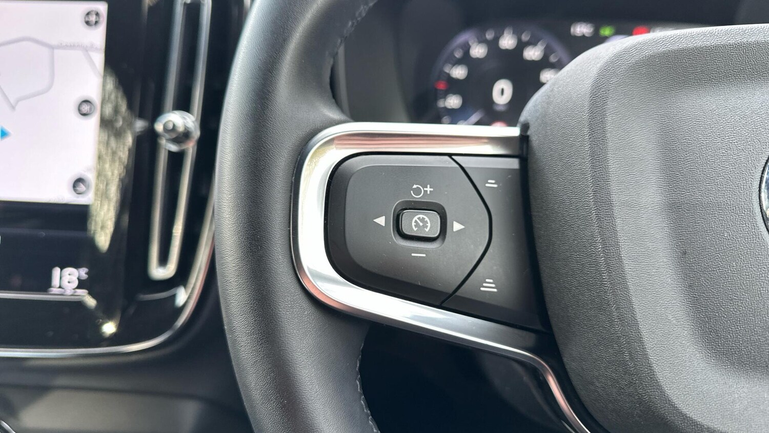 Used Volvo XC40 for sale - 77191457: Photo 20