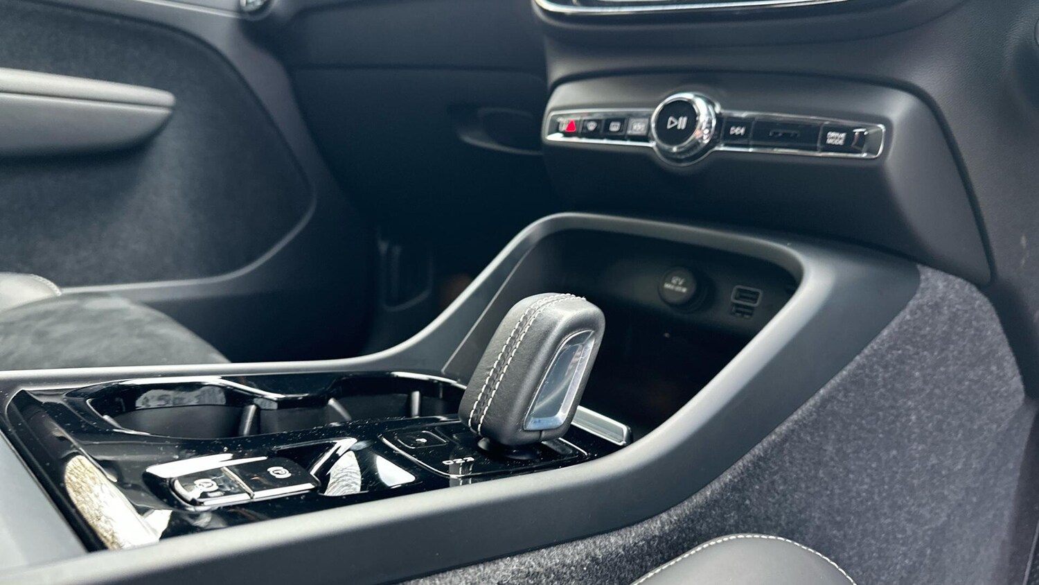 Used Volvo XC40 for sale - 77191457: Photo 25