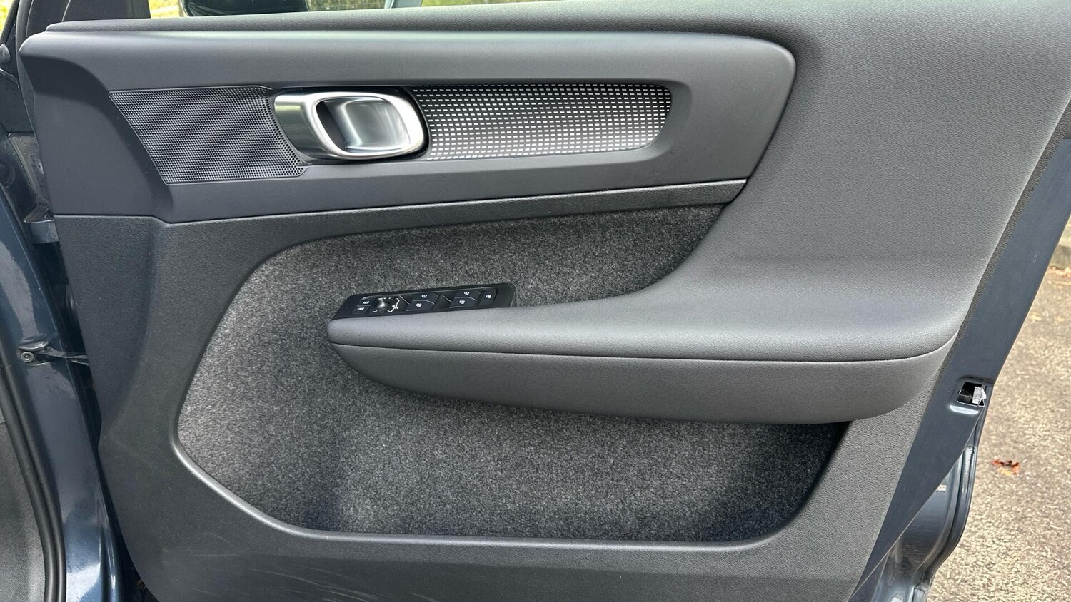 Used Volvo XC40 for sale - 77191457: Photo 28