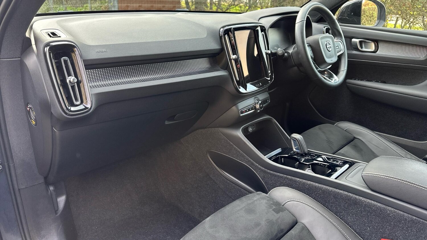 Used Volvo XC40 for sale - 77191457: Photo 37