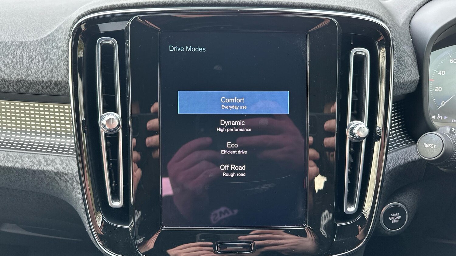 Used Volvo XC40 for sale - 77191457: Photo 49