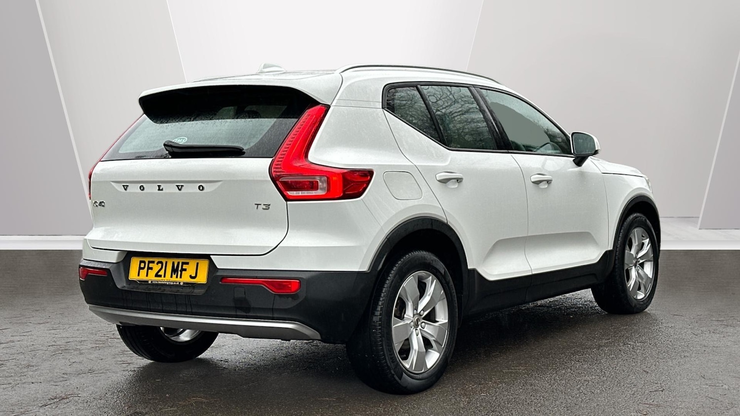 Used Volvo XC40 2021 for sale - 77672965: Photo 2