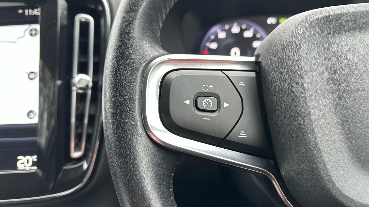 Used Volvo XC40 2021 for sale - 77672965: Photo 20