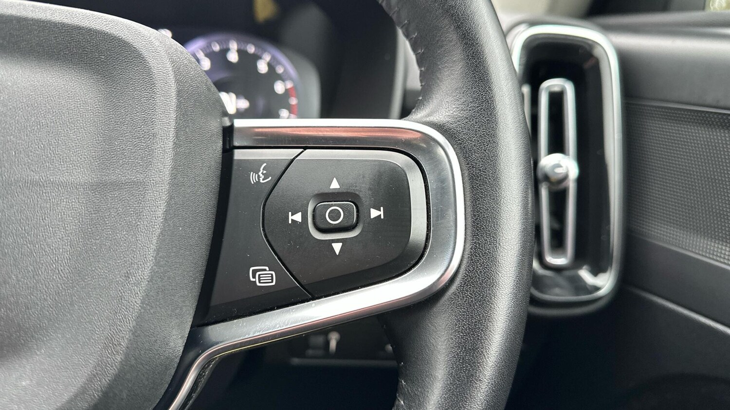 Used Volvo XC40 2021 for sale - 77672965: Photo 21