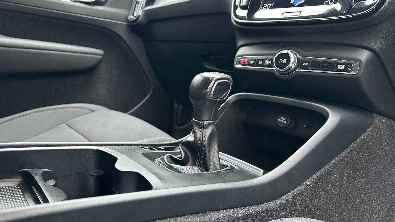 Used Volvo XC40 2021 for sale - 77672965: Photo 25