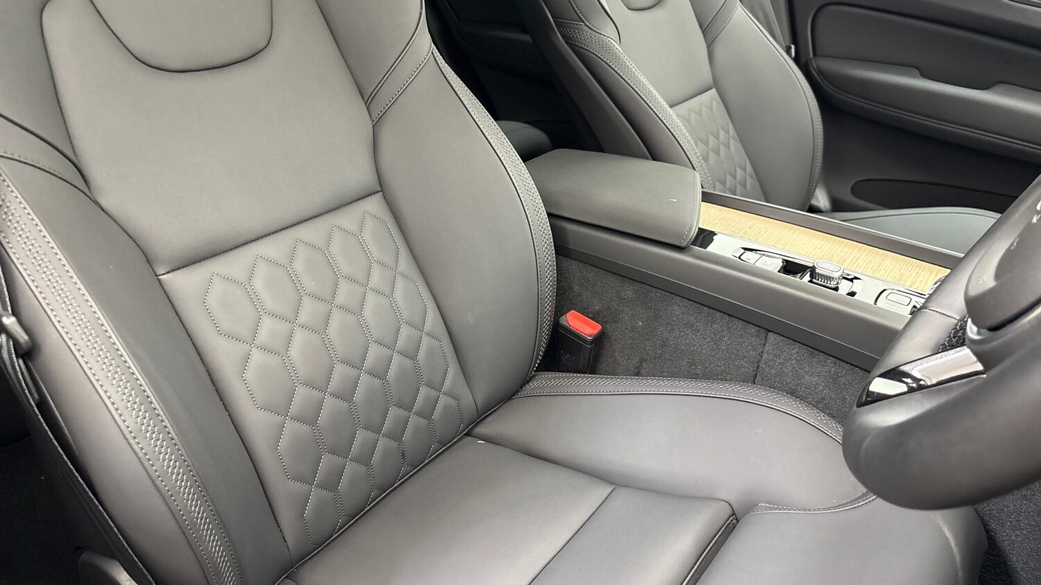 Used Volvo XC60 2025 for sale - 77722744: Photo 28