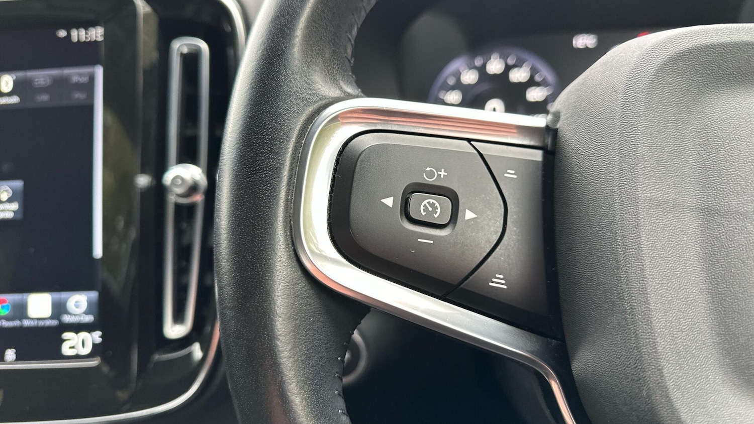 Used Volvo XC40 2021 for sale - 76337775: Photo 20