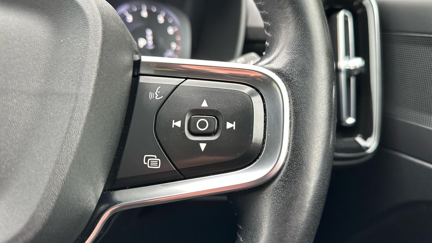 Used Volvo XC40 2021 for sale - 76337775: Photo 21