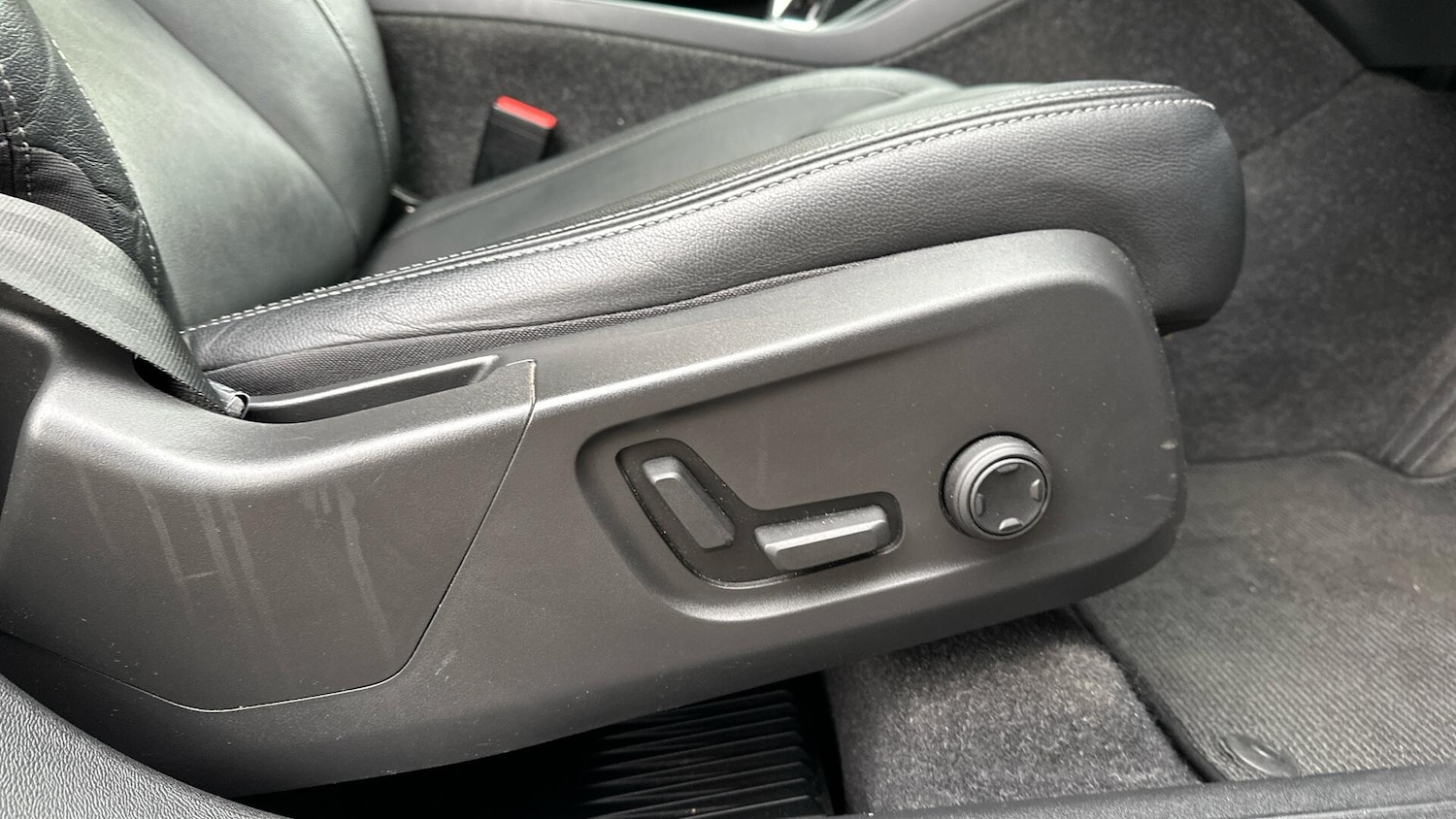 Used Volvo XC40 2021 for sale - 76337775: Photo 28