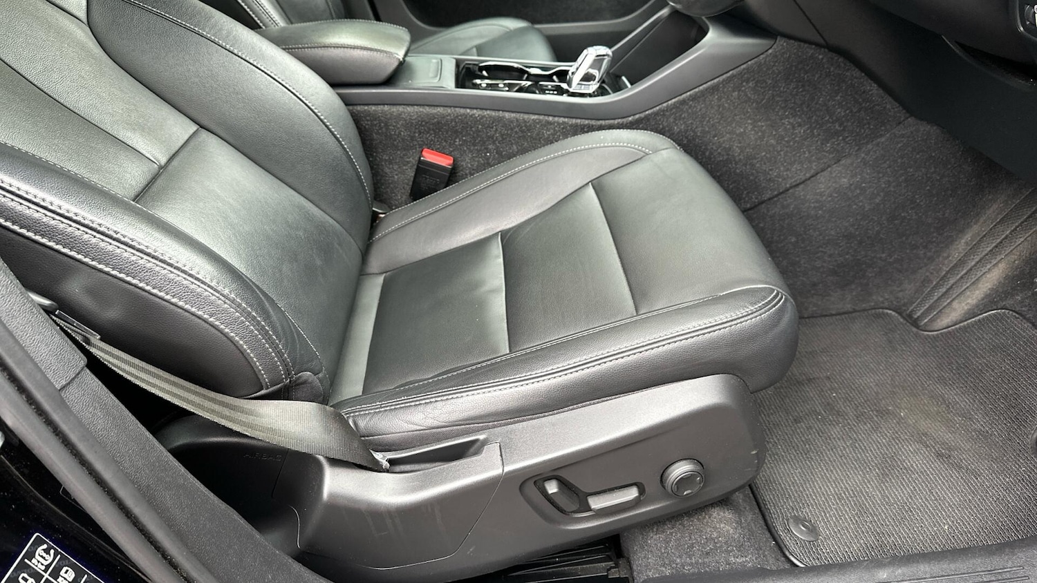 Used Volvo XC40 2021 for sale - 76337775: Photo 48