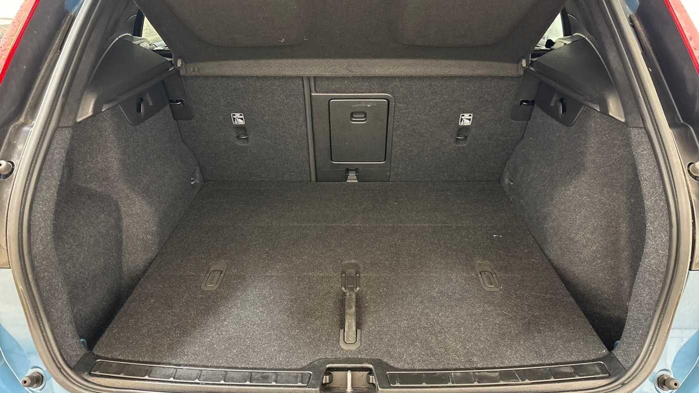 Used Volvo XC40 2022 for sale - 77673000: Photo 14