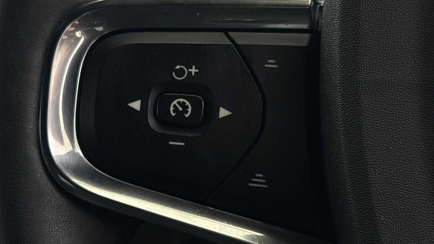 Used Volvo XC40 2022 for sale - 77673000: Photo 30