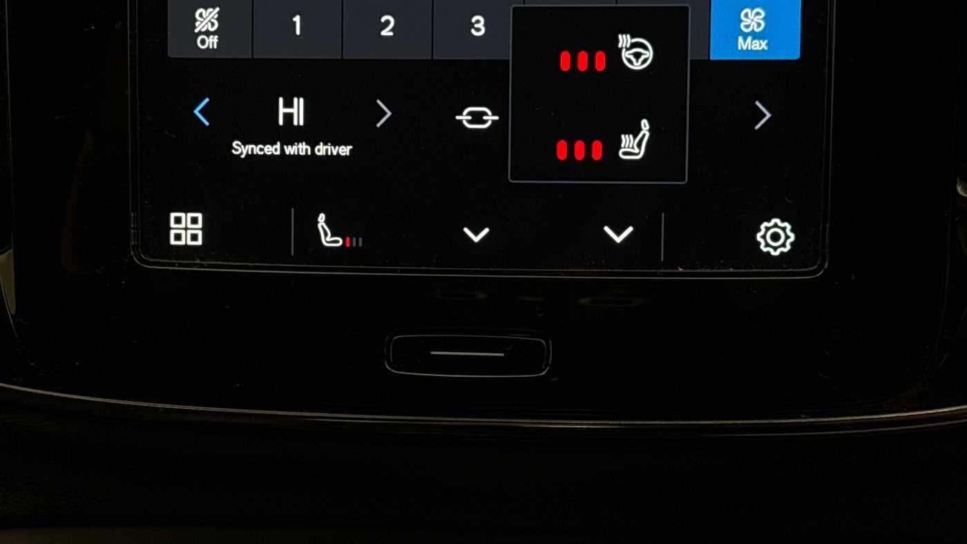 Used Volvo XC40 2022 for sale - 77673000: Photo 40