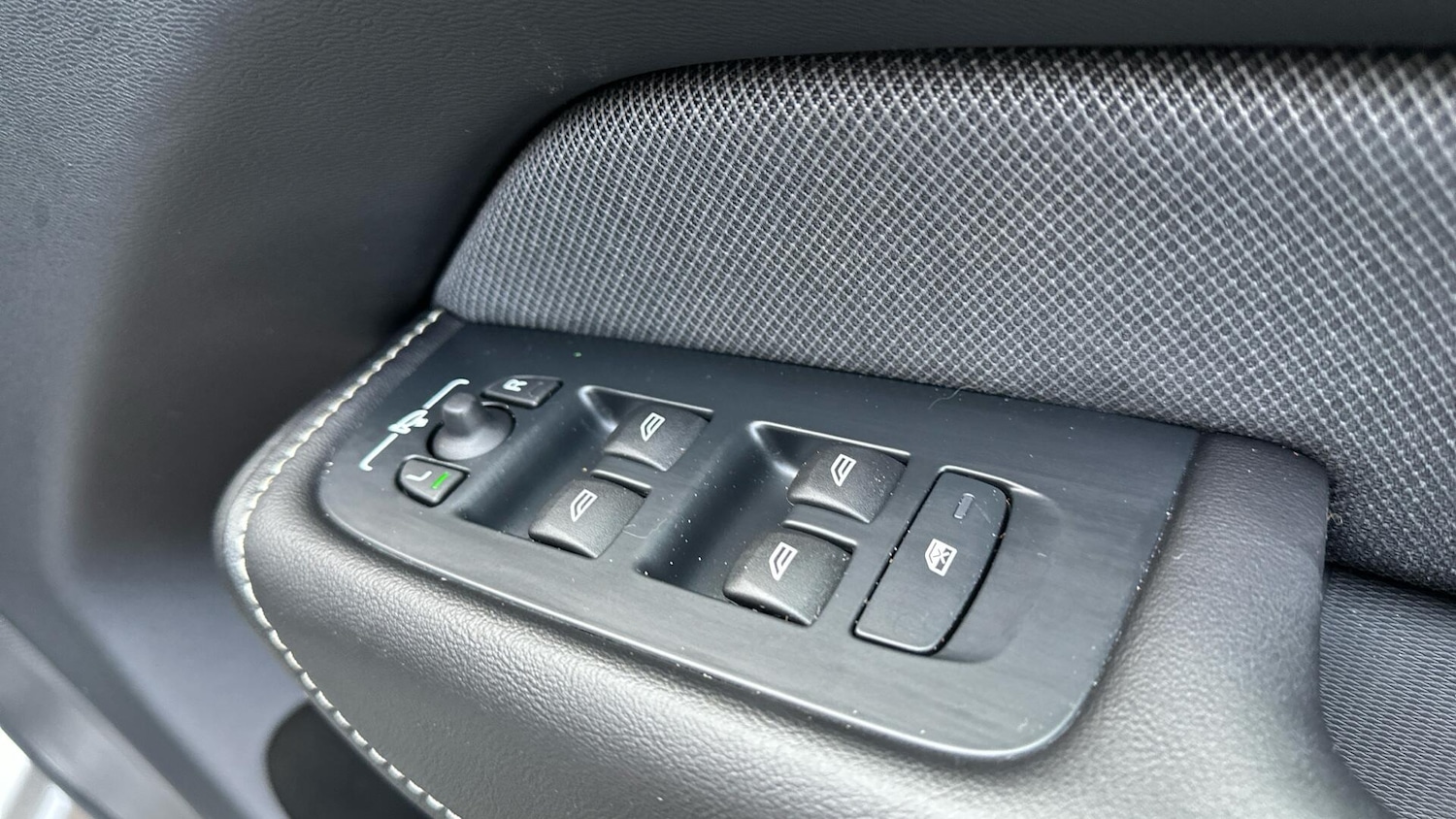 Used Volvo XC60 2022 for sale - 76337501: Photo 24