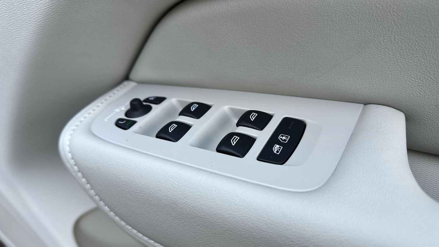 Used Volvo XC60 for sale - 77266808: Photo 24