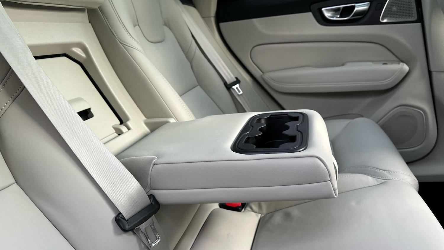 Used Volvo XC60 for sale - 77266808: Photo 34