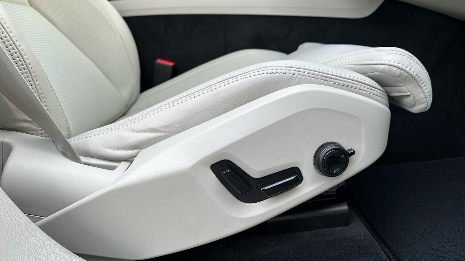 Used Volvo XC60 for sale - 77266808: Photo 44