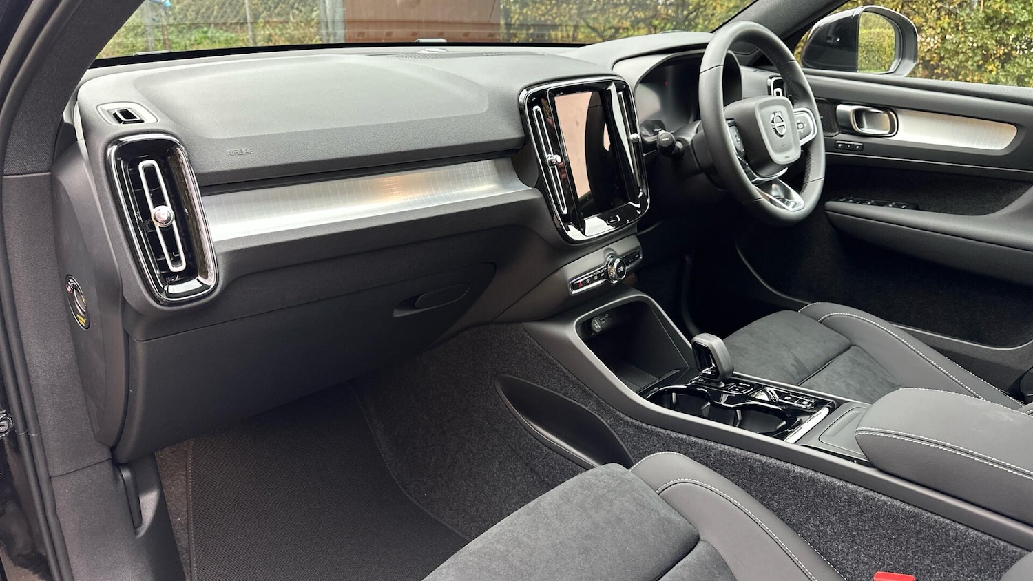 Used Volvo XC40 2025 for sale - 77202482: Photo 14