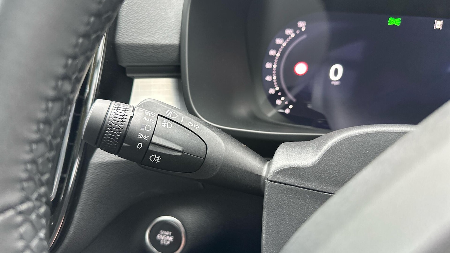 Used Volvo XC40 2025 for sale - 77202482: Photo 19