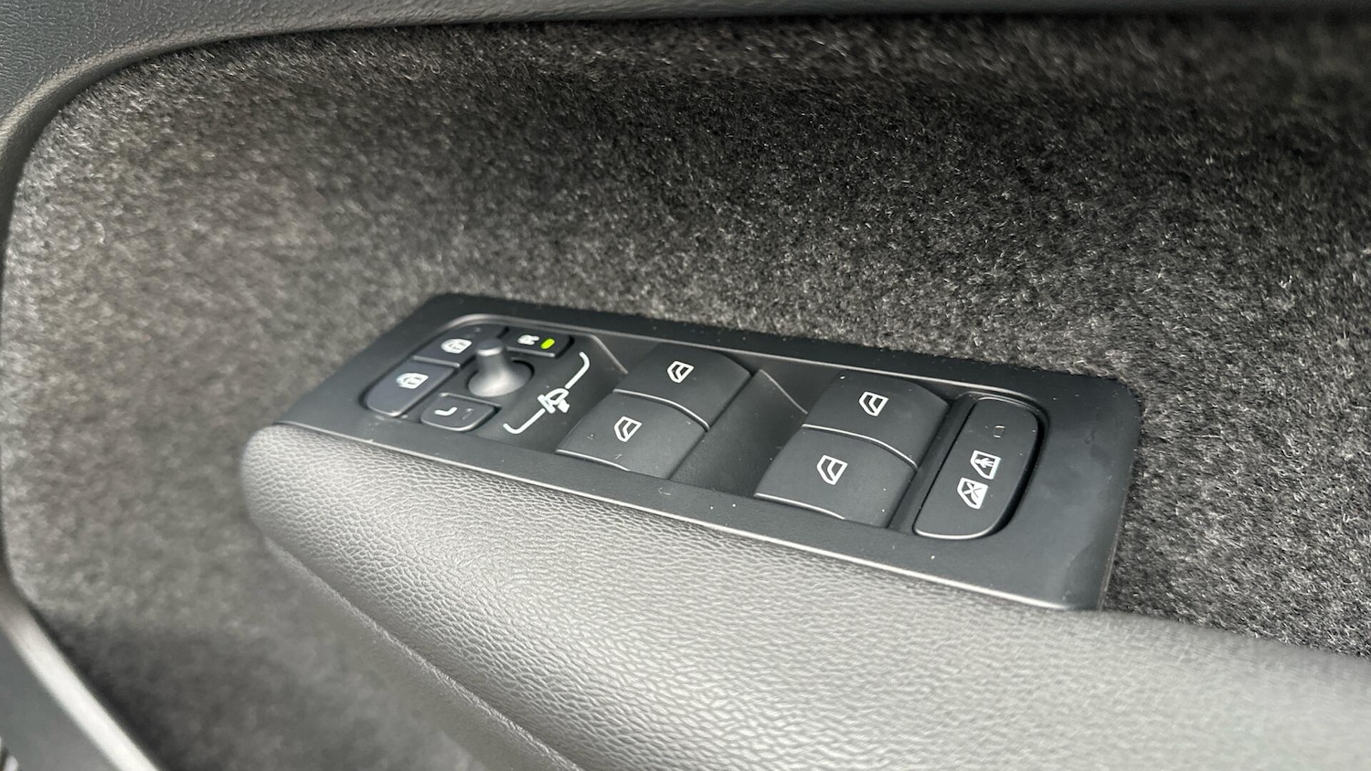 Used Volvo XC40 2025 for sale - 77202482: Photo 23