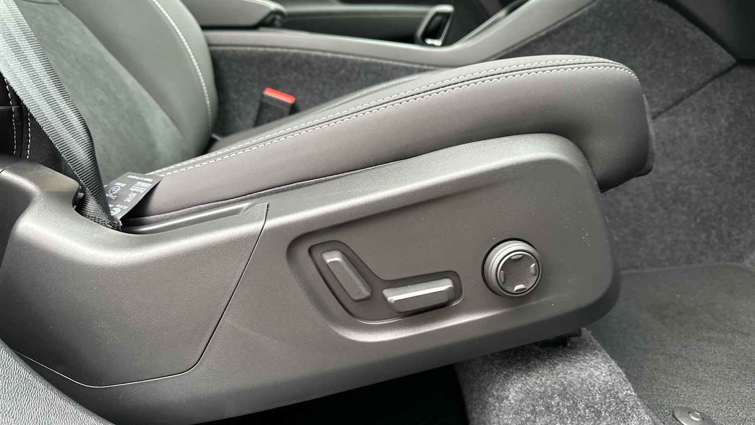 Used Volvo XC40 2025 for sale - 77202482: Photo 29