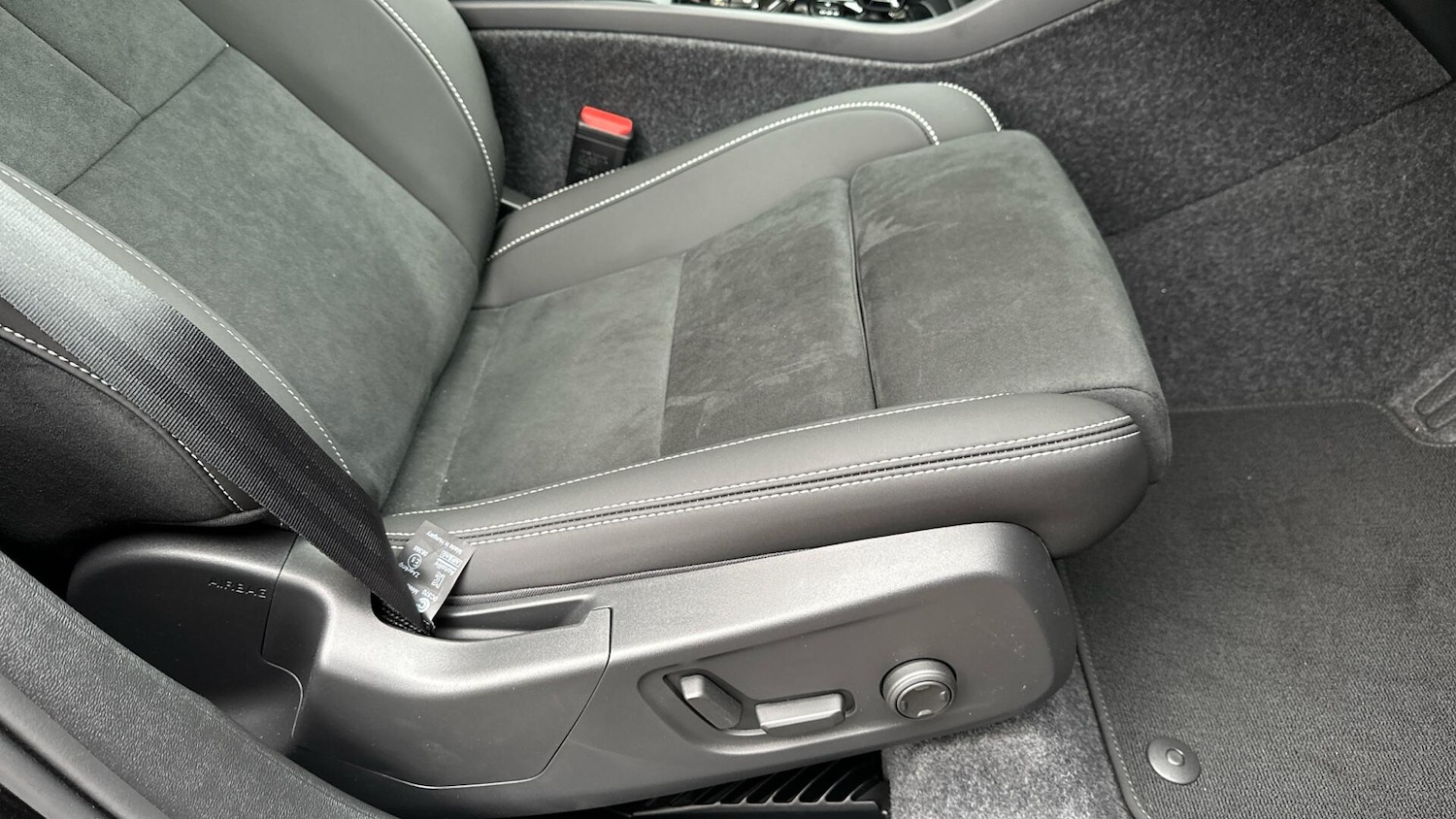 Used Volvo XC40 2025 for sale - 77202482: Photo 45