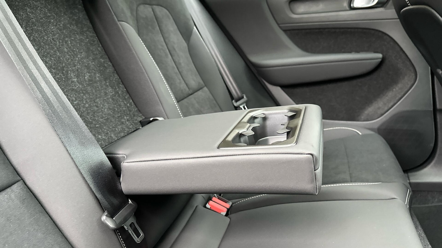 Used Volvo XC40 2025 for sale - 77202482: Photo 46