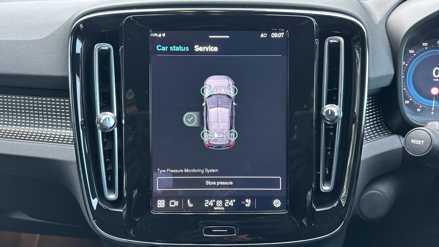 Used Volvo XC40 2021 for sale - 76964608: Photo 15