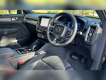 Used Volvo XC40 2025 for sale - 77853526: Photo