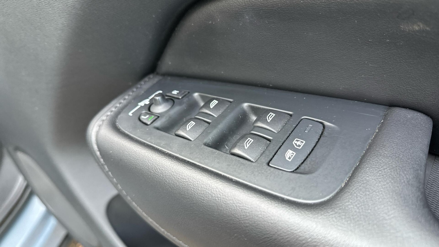 Used Volvo XC60 2023 for sale - 76337814: Photo 23