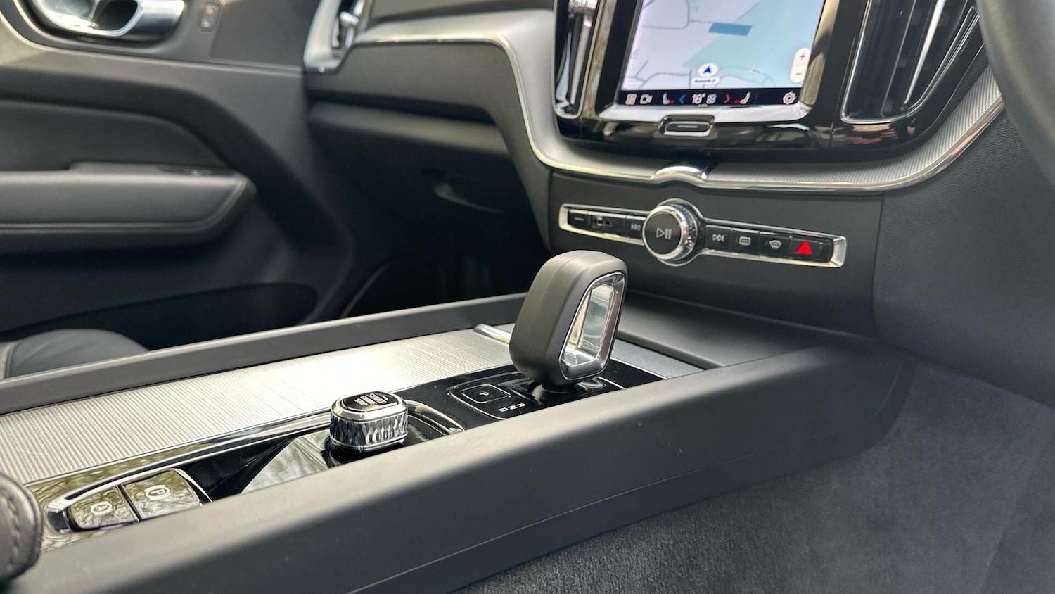 Used Volvo XC60 2023 for sale - 76337814: Photo 25