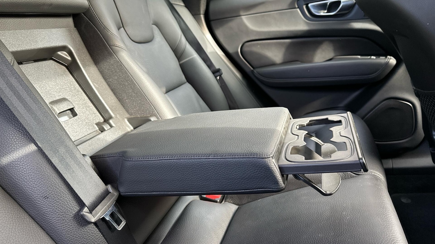 Used Volvo XC60 2023 for sale - 76337814: Photo 32