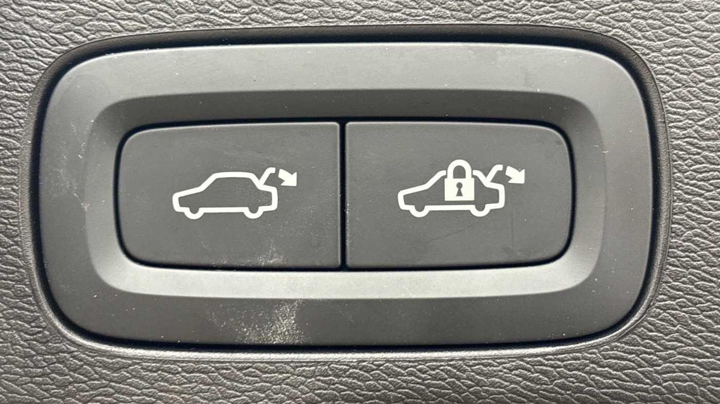 Used Volvo XC60 2025 for sale - 76607546: Photo 19