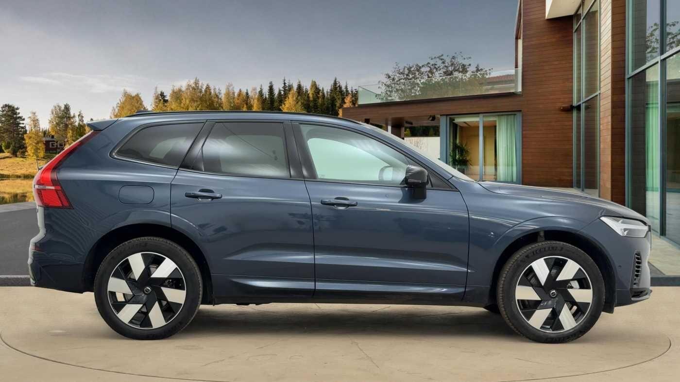 Used Volvo XC60 2025 for sale - 76607546: Photo 2