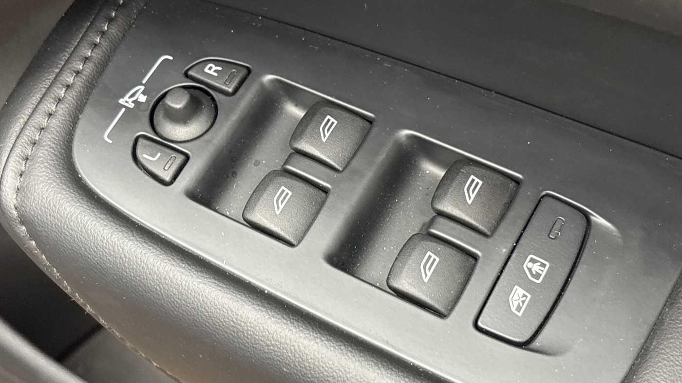 Used Volvo XC60 2025 for sale - 76607546: Photo 25