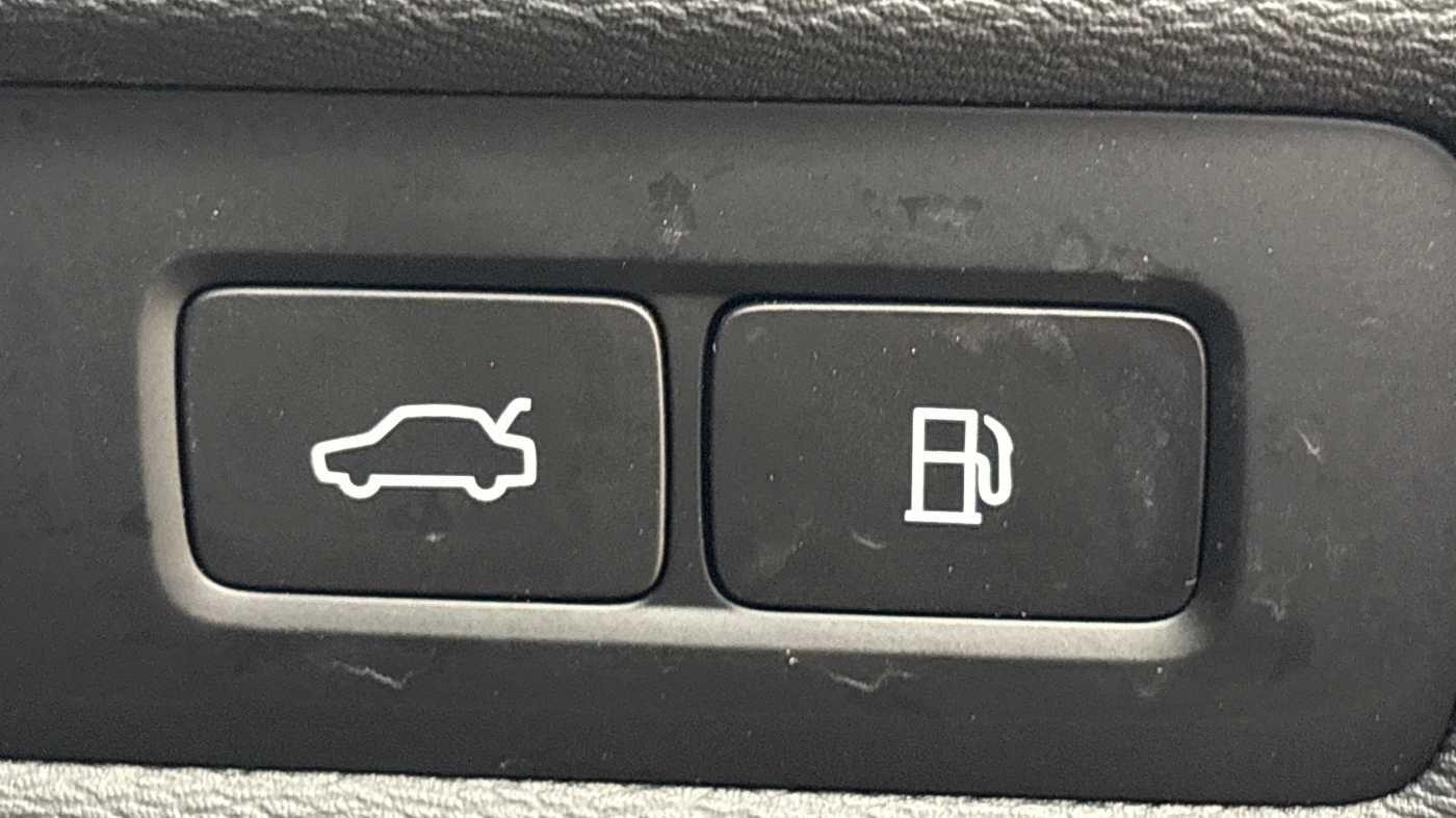 Used Volvo XC60 2025 for sale - 76607546: Photo 30