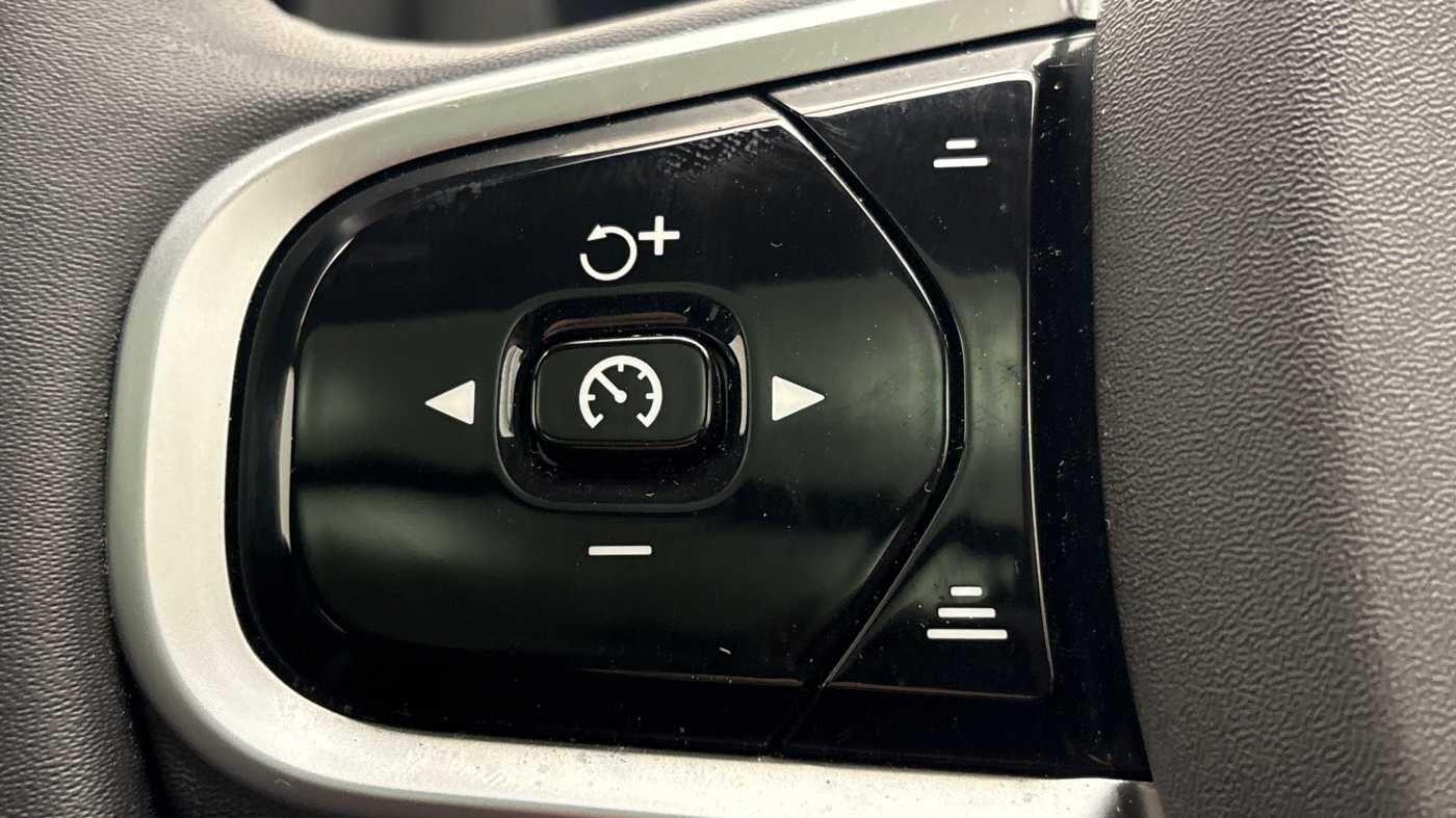 Used Volvo XC60 2025 for sale - 76607546: Photo 31