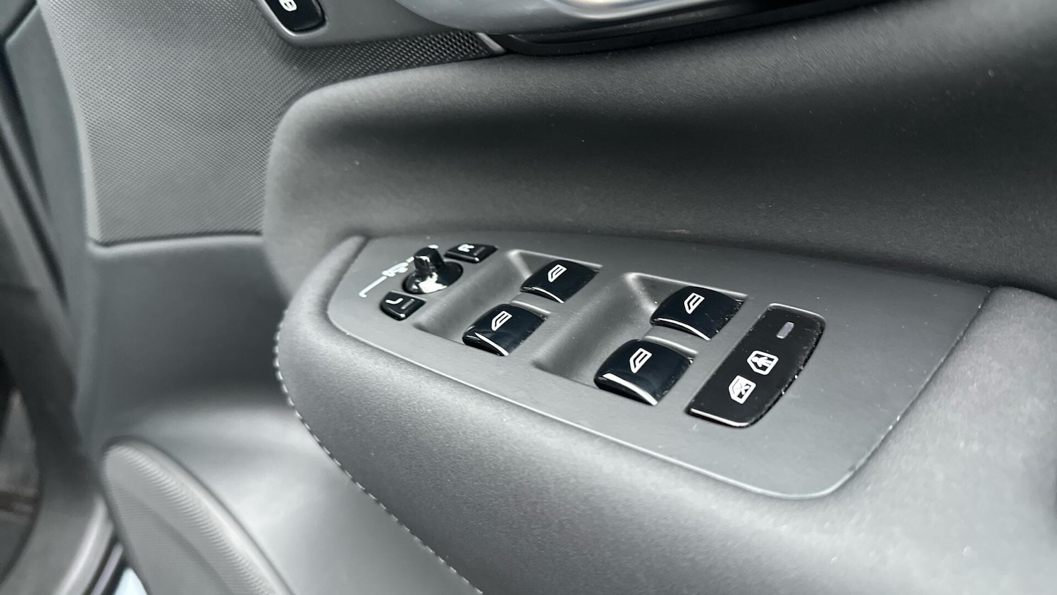 Used Volvo XC90 2025 for sale - 77722625: Photo 24