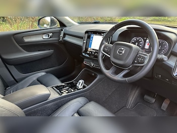 Used Volvo XC40 2021 for sale - 76735060: Photo