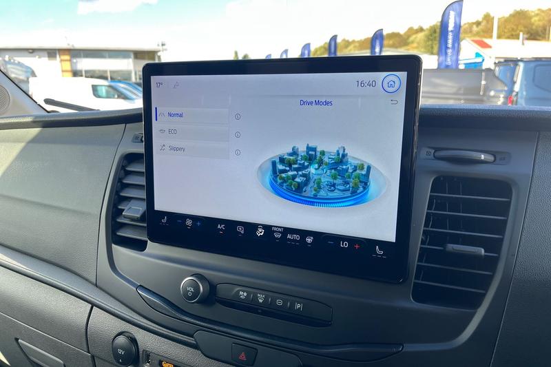 Used Ford E-Transit 2025 for sale - 76190469: Photo 24