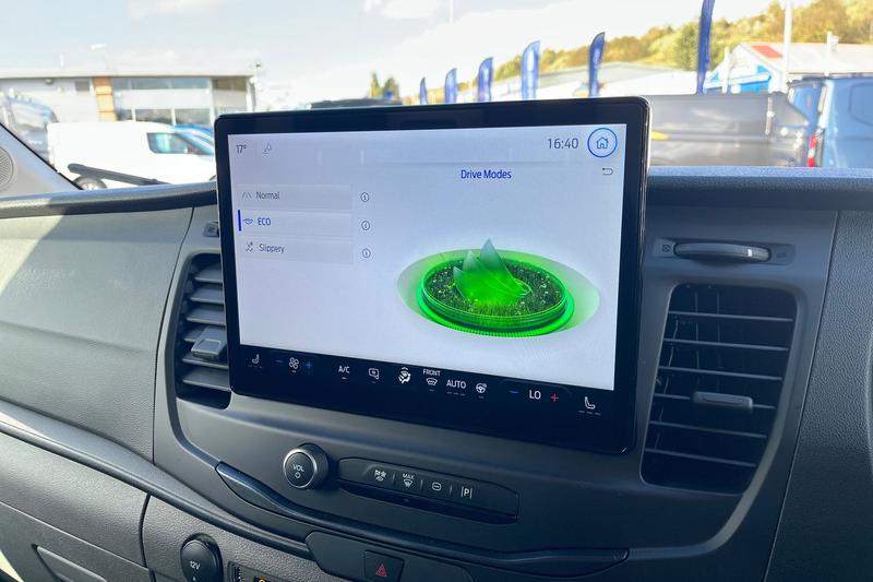 Used Ford E-Transit 2025 for sale - 76190469: Photo 25