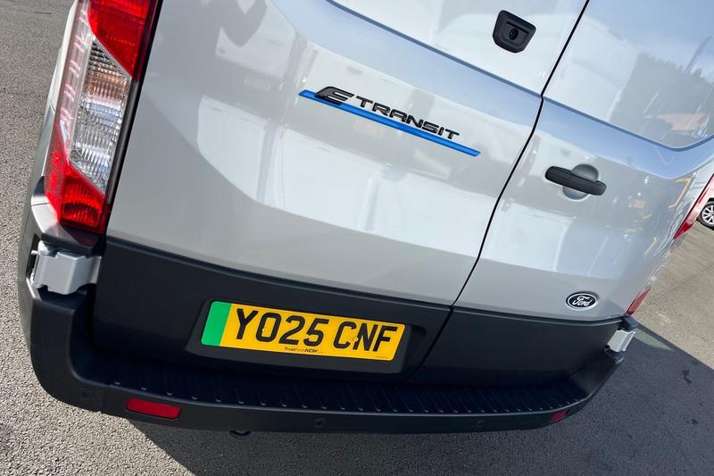 Used Ford E-Transit 2025 for sale - 76190469: Photo 39