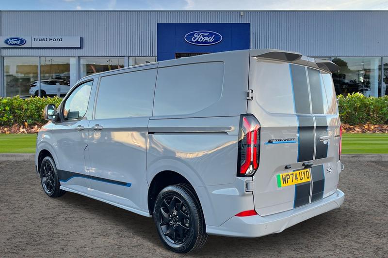 Used Ford Transit Custom 2024 for sale - 77176205: Photo 2