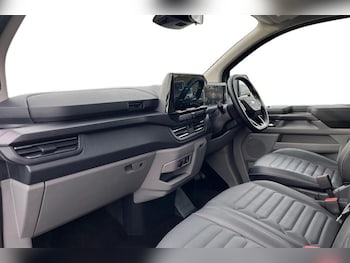 Used Ford Tourneo Custom 2025 for sale - 78240168: Photo