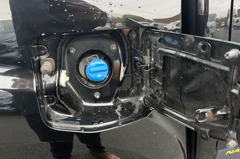 Used Nissan Navara 2019 for sale - 76557491: Photo 33