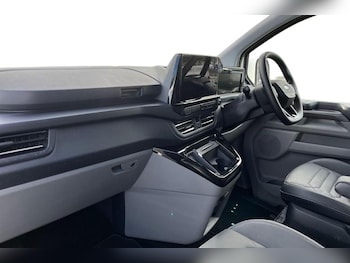 Used Ford Tourneo Custom 2025 for sale - 77665650: Photo