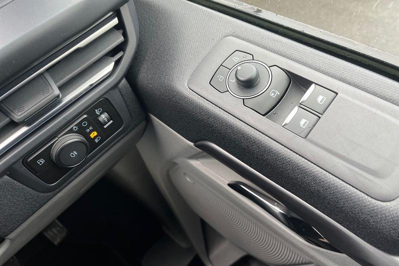 Used Ford Tourneo Custom 2025 for sale - 77665650: Photo 8